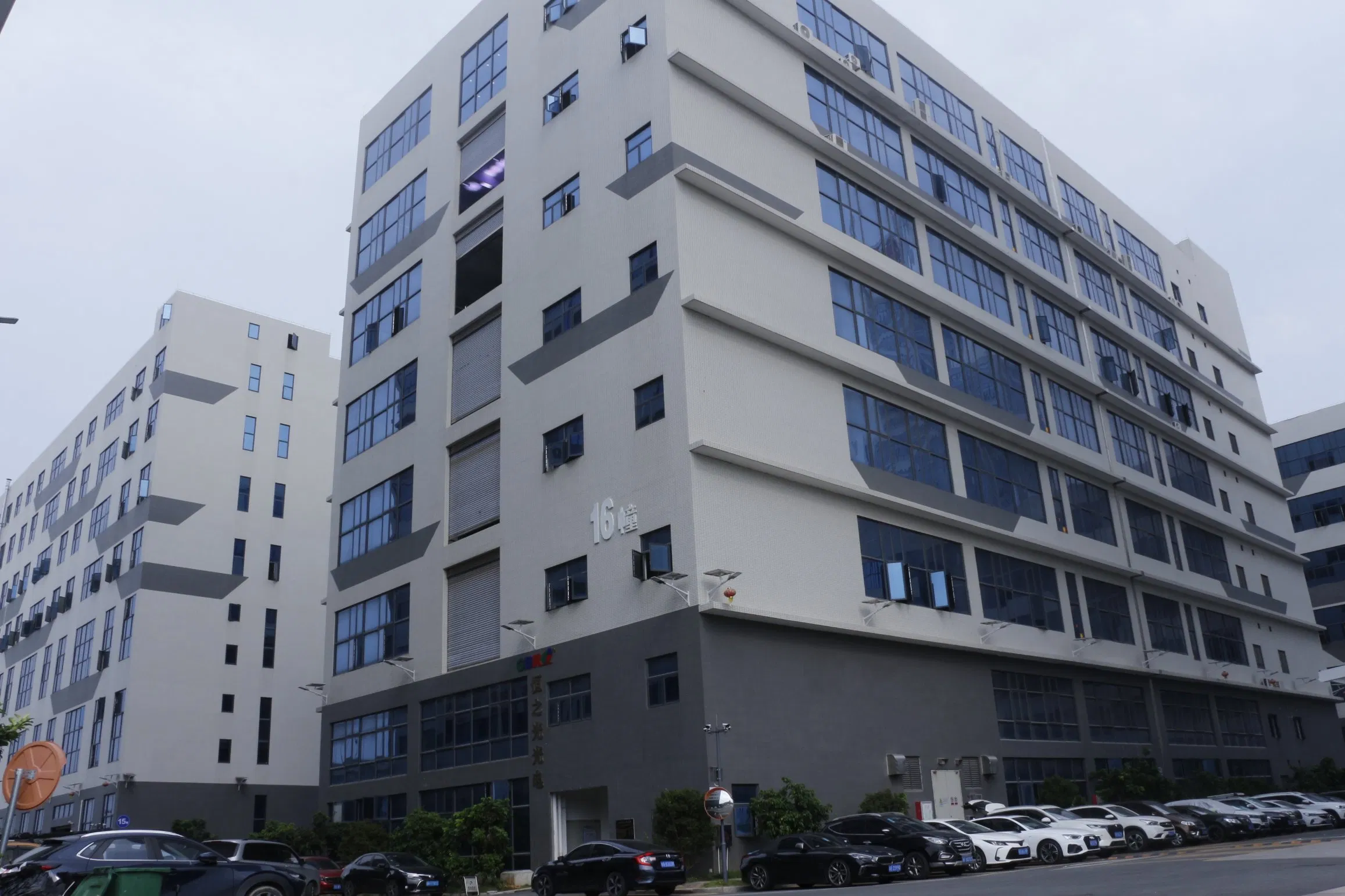 Disco Lights 7r Sharpy Mini 230 Beam Moving Head Light with LED Strip Background Effect for Stage DJ Club