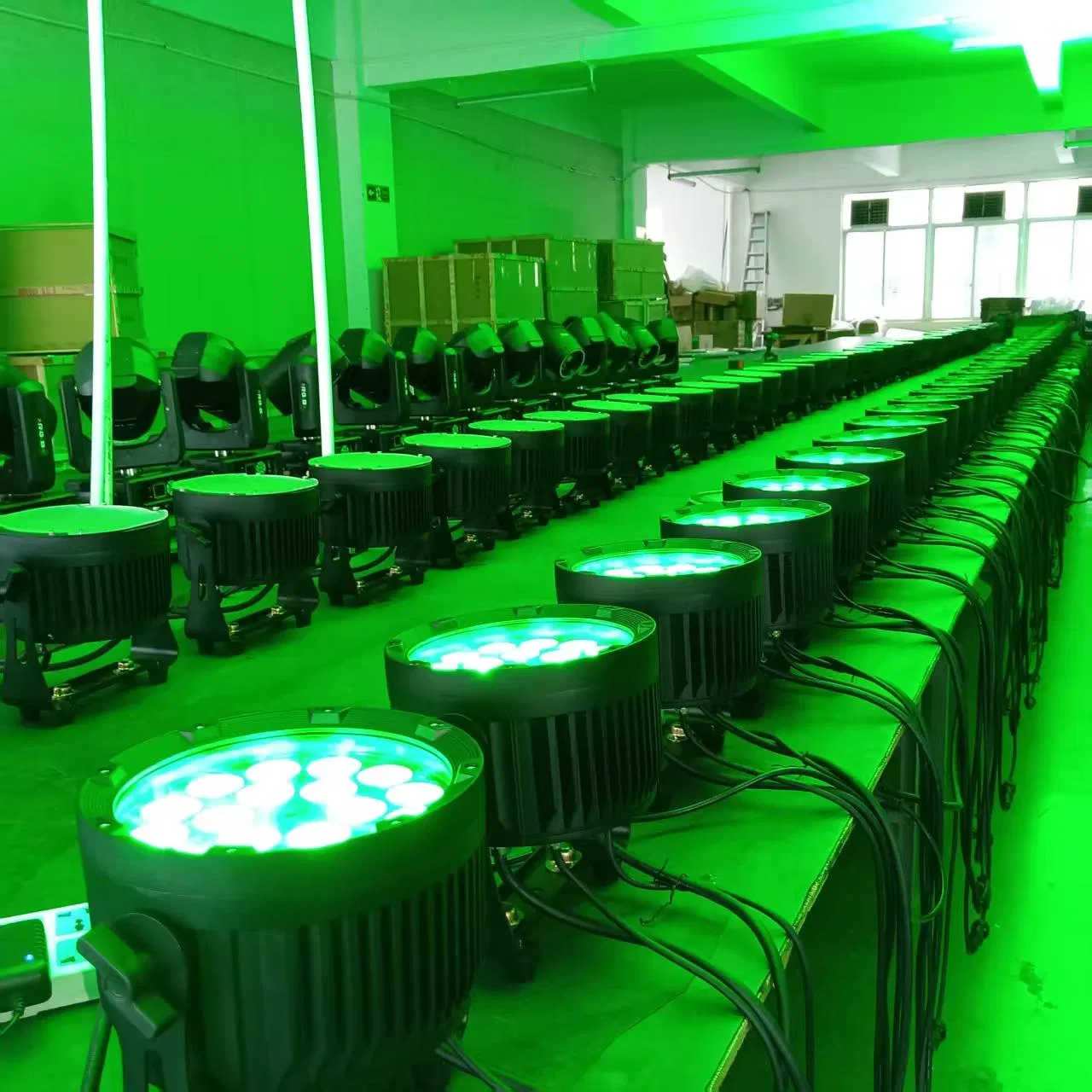 Outdoor IP65 18LEDs*18W Rgbwuv 6in1 High Brightness LED PAR Stage Light for Events Party