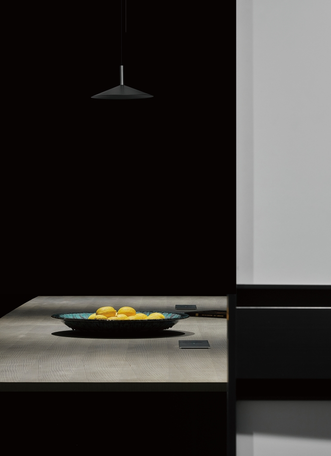 Stylish φ90 Trumpet Shape LED Pendant Light for Magnetic Track Systems