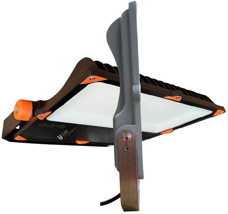 LED Floodlight 50W-200W 120-277VAC 18-32VDC 5000K Medium Optic IP66 Ik08 160lm/W 1-10V Dimmable for Sports Stadium, Tennis Court, and Marine Lighting