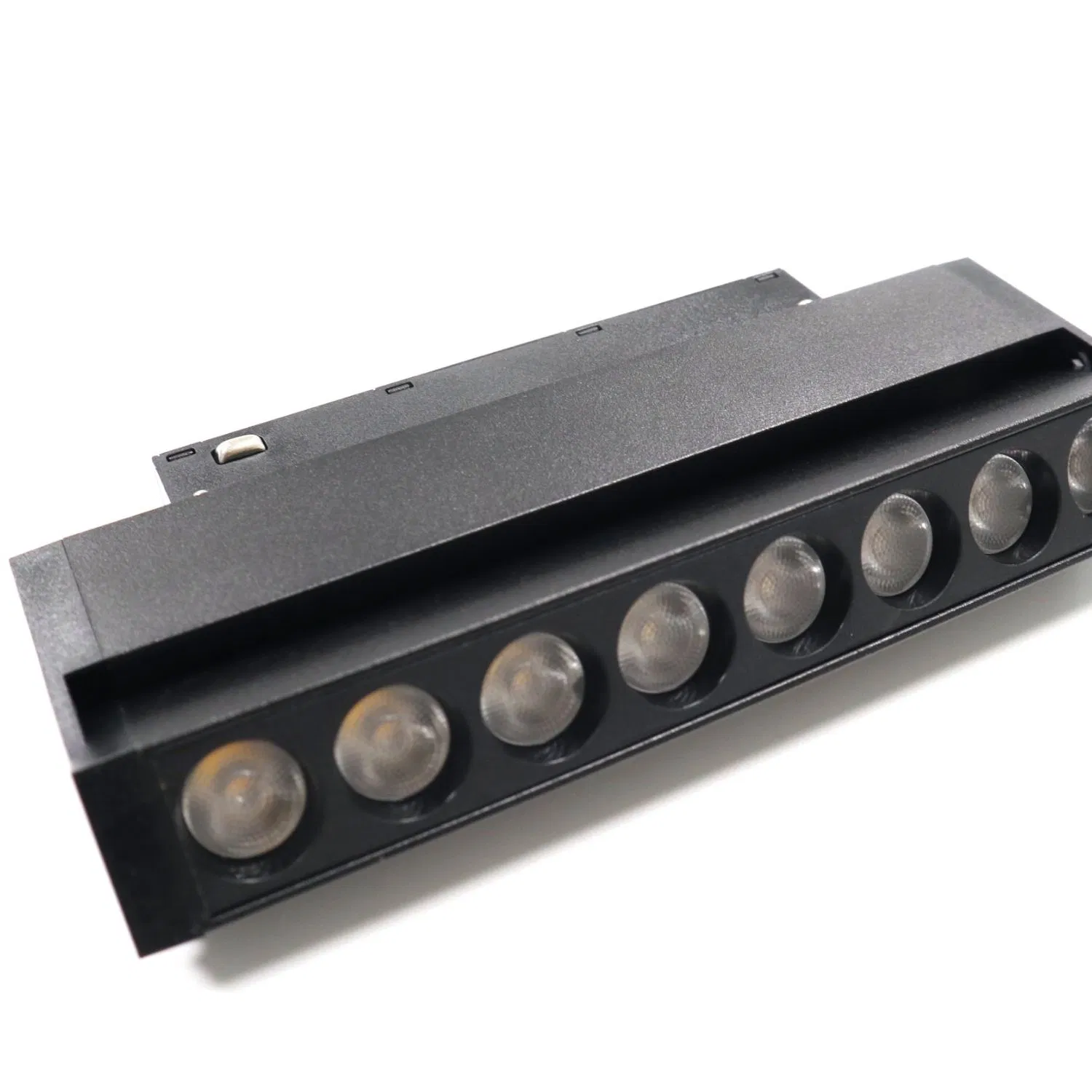 8.3W 3000K-6000K Aluminum LED Magnetic Track Lighting System - Indoor Dimmable OEM Design