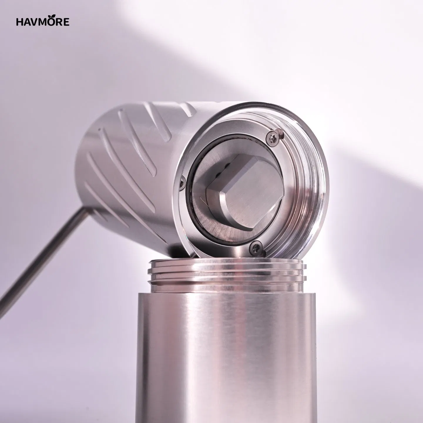 Molino de café de gran capacidad en plata con 7-Star muelas y mango de madera