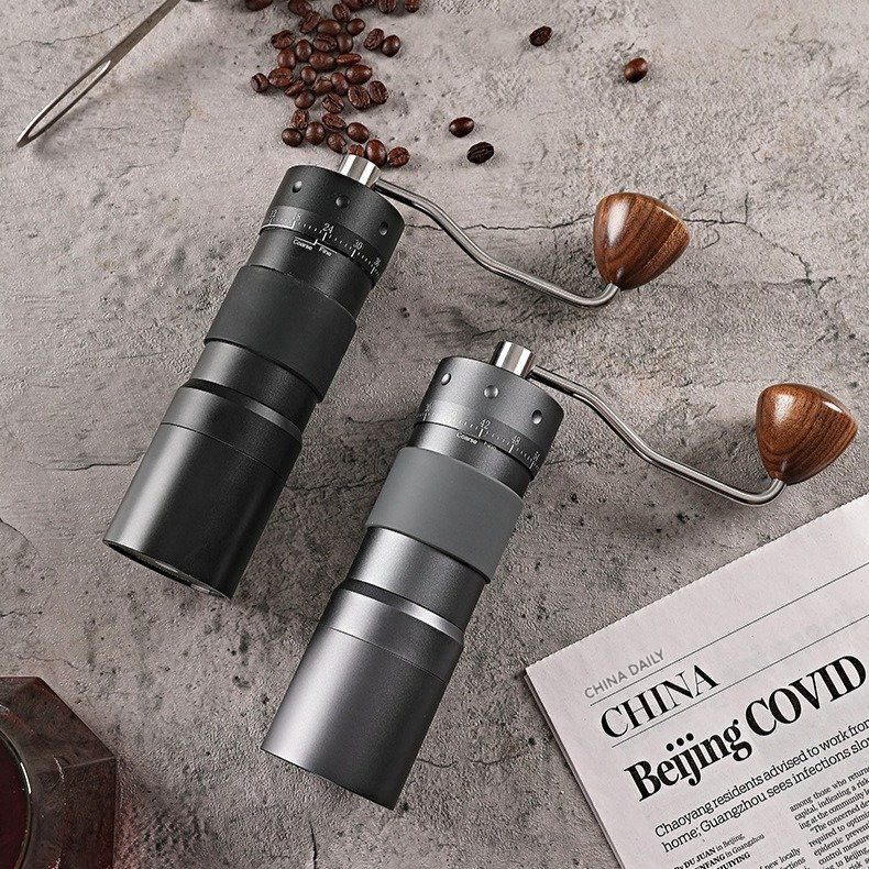 Molino de café manual portátil pequeño de acero inoxidable con agarre de madera, molinillo de café de manivela