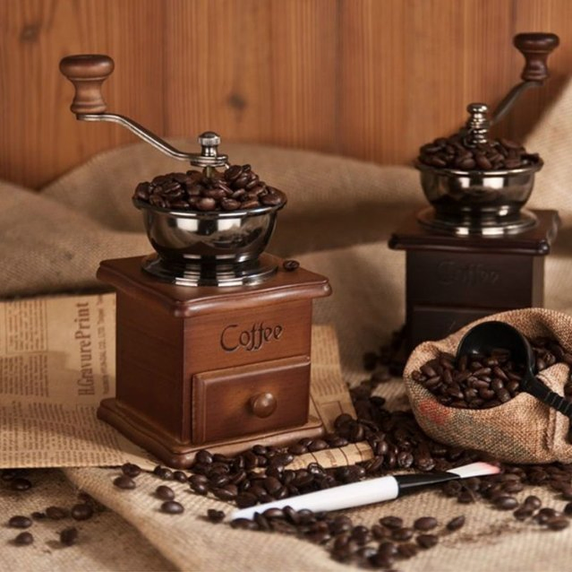 Molino de café manual clásico de manivela, molinillo de granos de café, decoración de café de madera maciza vintage, pequeña máquina de molienda de café portátil