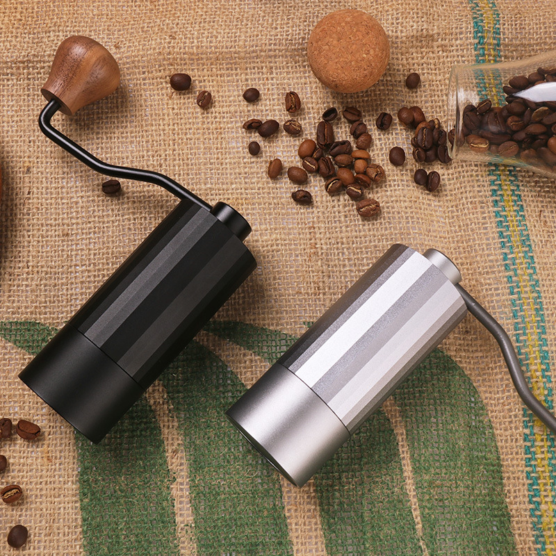 Molino de café manual personalizado de mini manivela con núcleo de molienda de acero inoxidable y doble cojinete