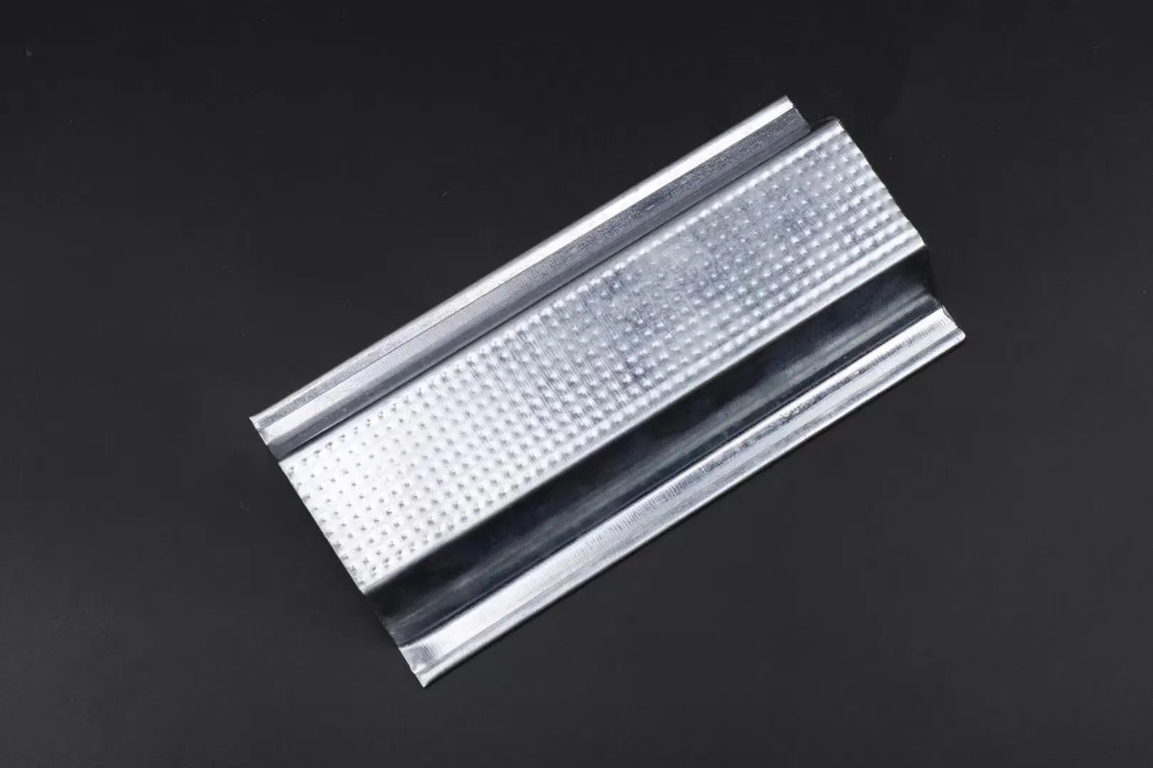 Galvaninzed Steel Material Metal Suspension Ceiling Omega Furring Channel for Suspension Ceiling