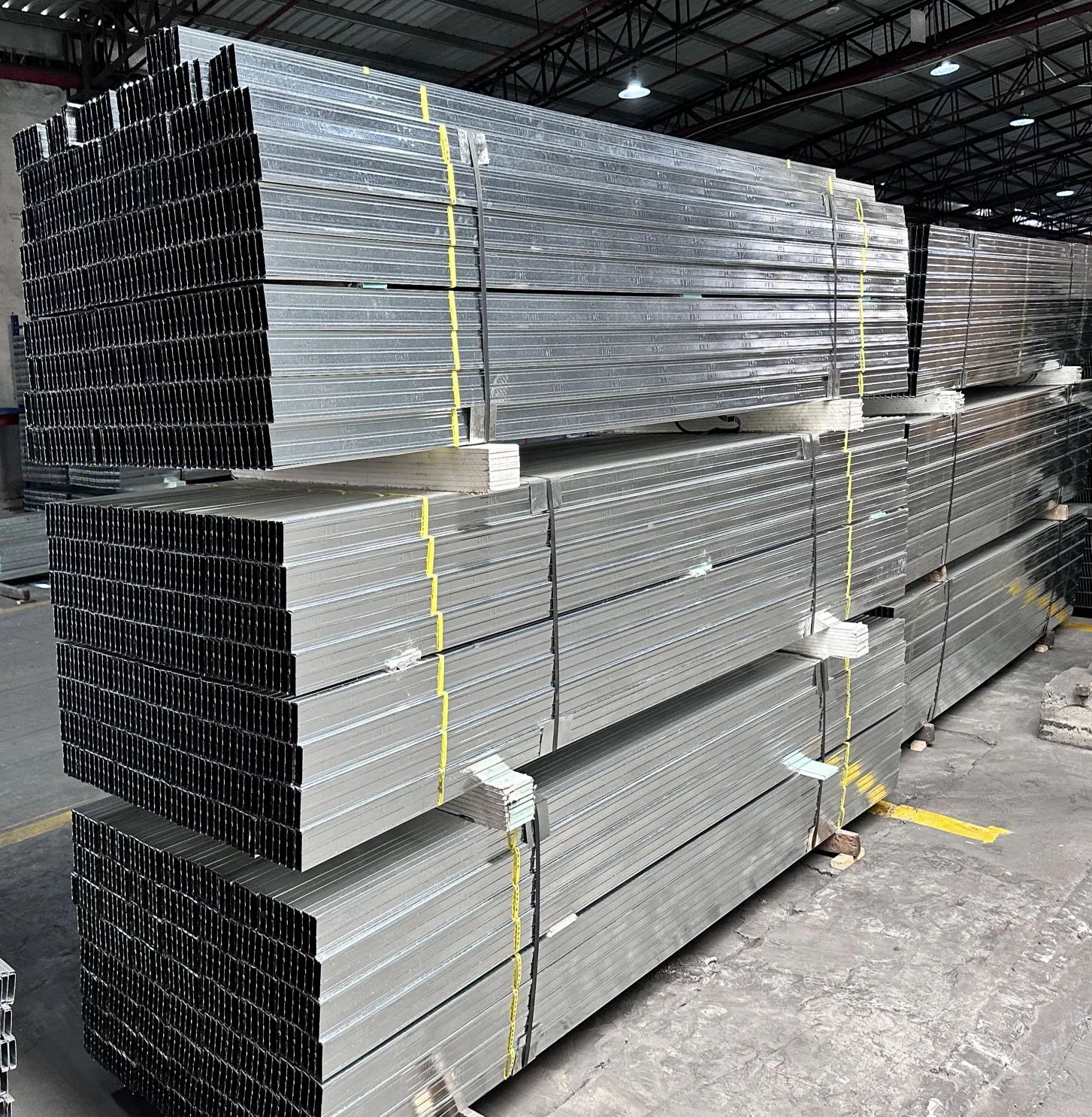 High-Quality Galvanized Ceiling Steel Metal Frame Structure Hat Channel Omega Channel