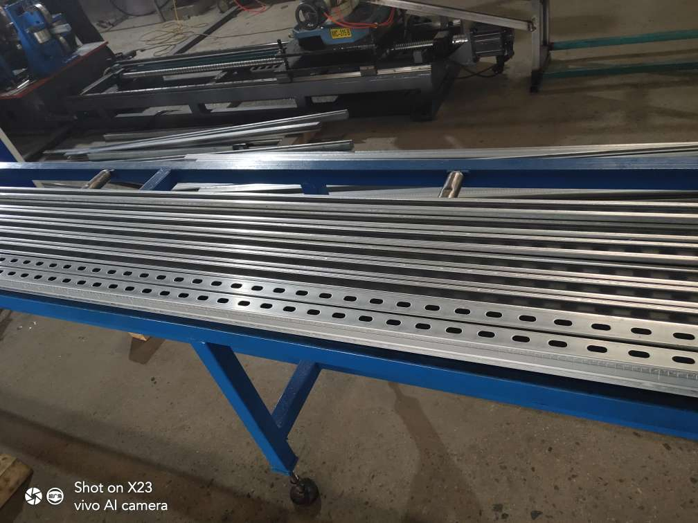 Distribution Frame Wiring Accessories 316 Stainless Steel Slotted Solid Back to Back 41X41 C Channel Unistrut Ceiling C Channel