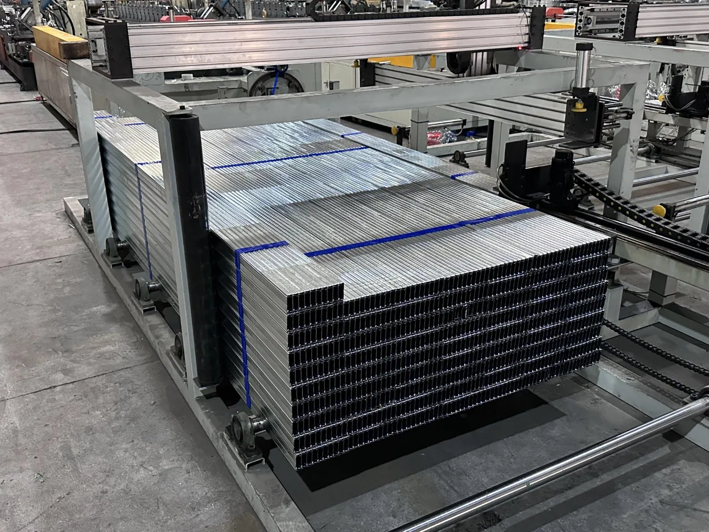 Galvanized Steel Material Ceiling Suspension Furring Channel for Hat Channel Ceiling System