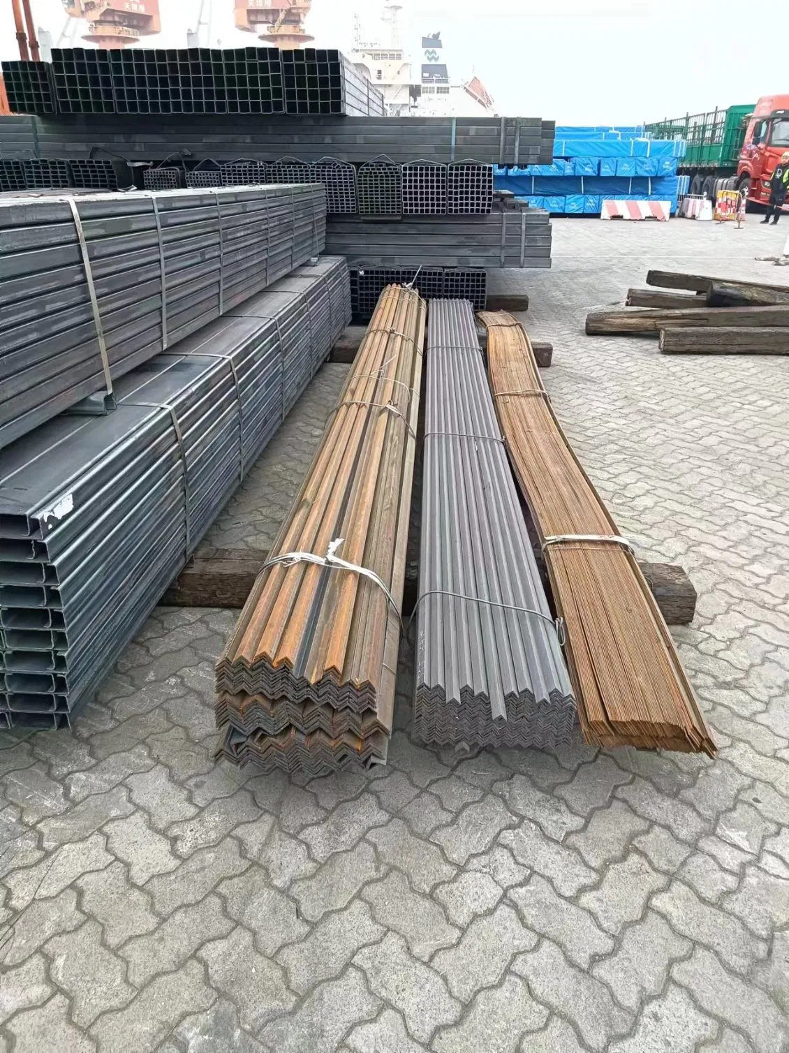 Best Quality A36 Equal Carbon Mild Steel Angle 40X40X4mm Hot Rolled L Shaped Angle Steel Bar Carbon Iron Angle Steel