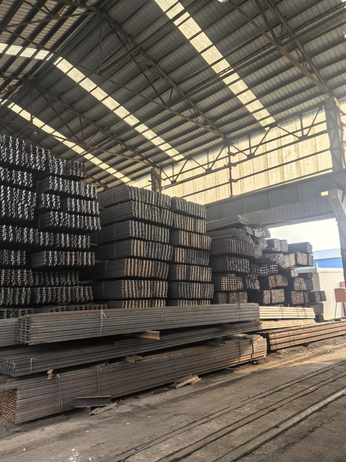 China Steel Supplier High Strength Carbon Steel I-Beam
