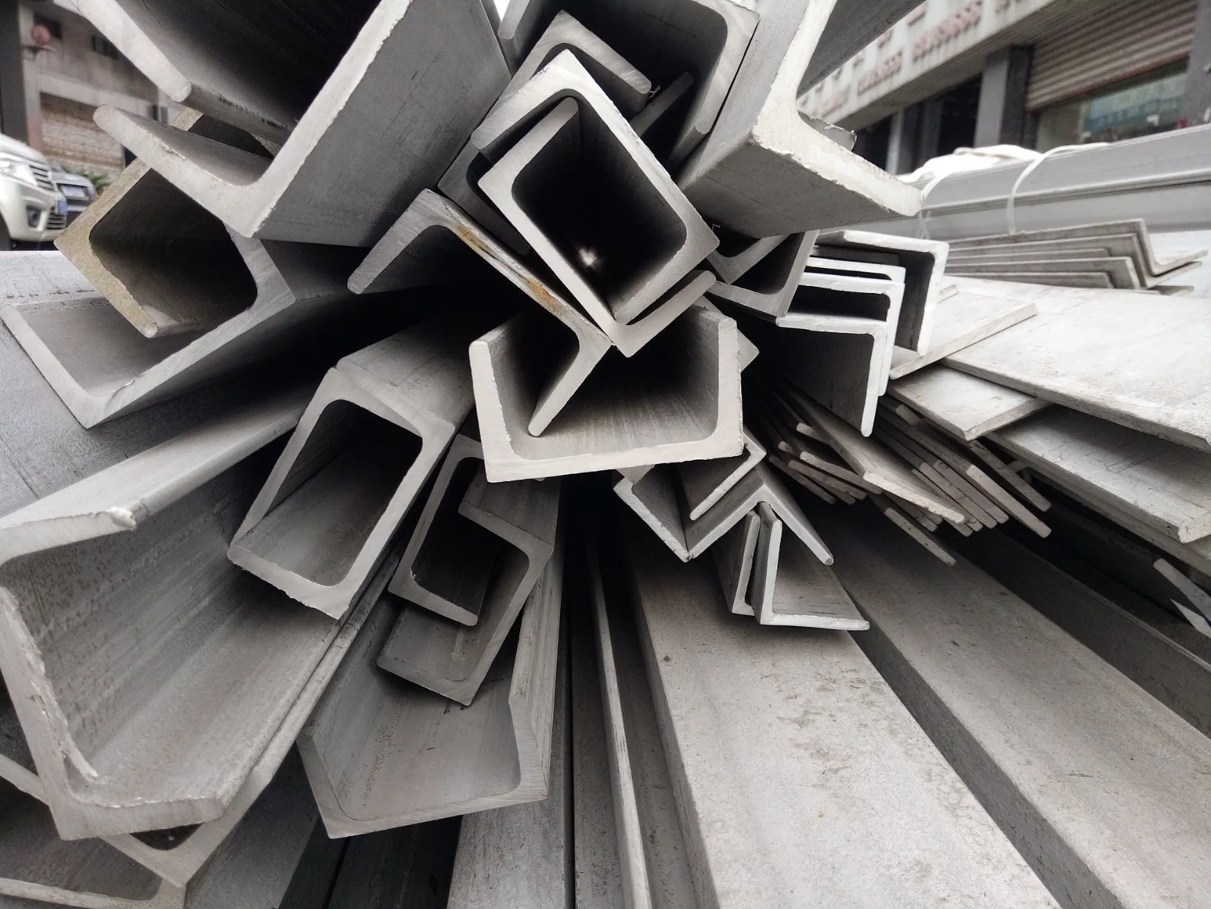 Q235/Q345/Ss400 Hot Rolled Steel Channel U/C Section Shaped Steel Channels Ss400 Profile Galvanized 6m-12m U Beam