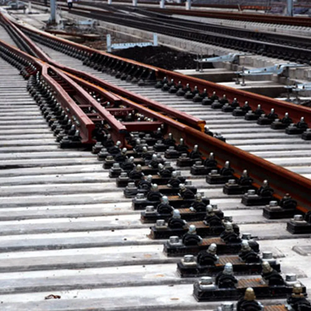 Robust Railroad Switch Track for Smooth Bilateral Steel Transitions