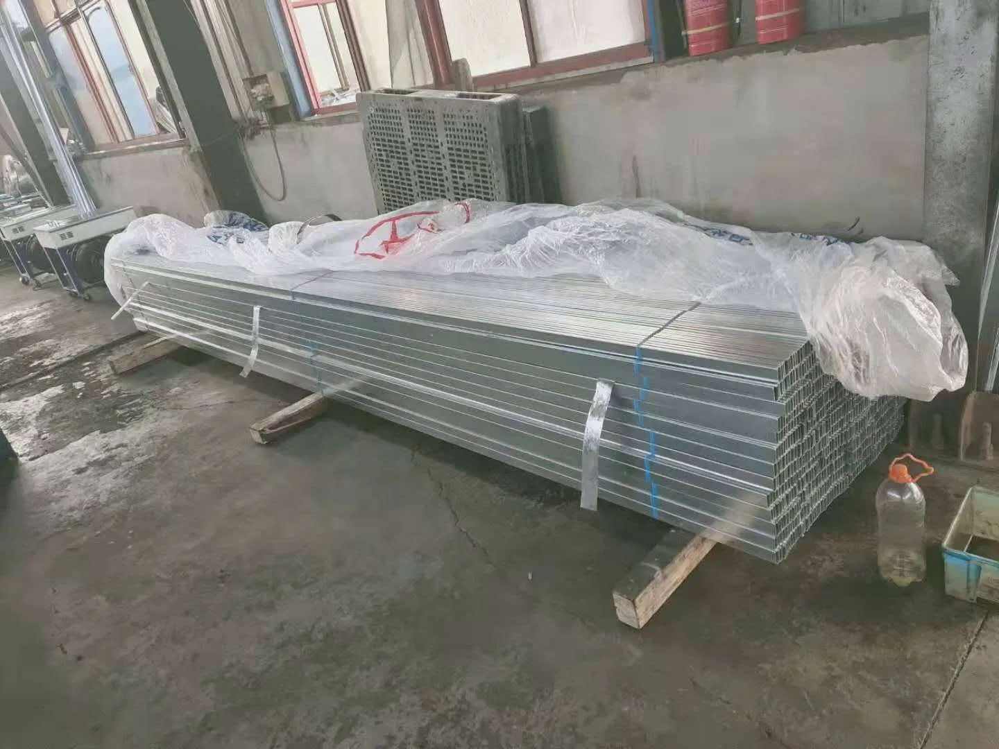 Galvanized Steel Furring Channel / Metal Furring Channel for Drywall Partition