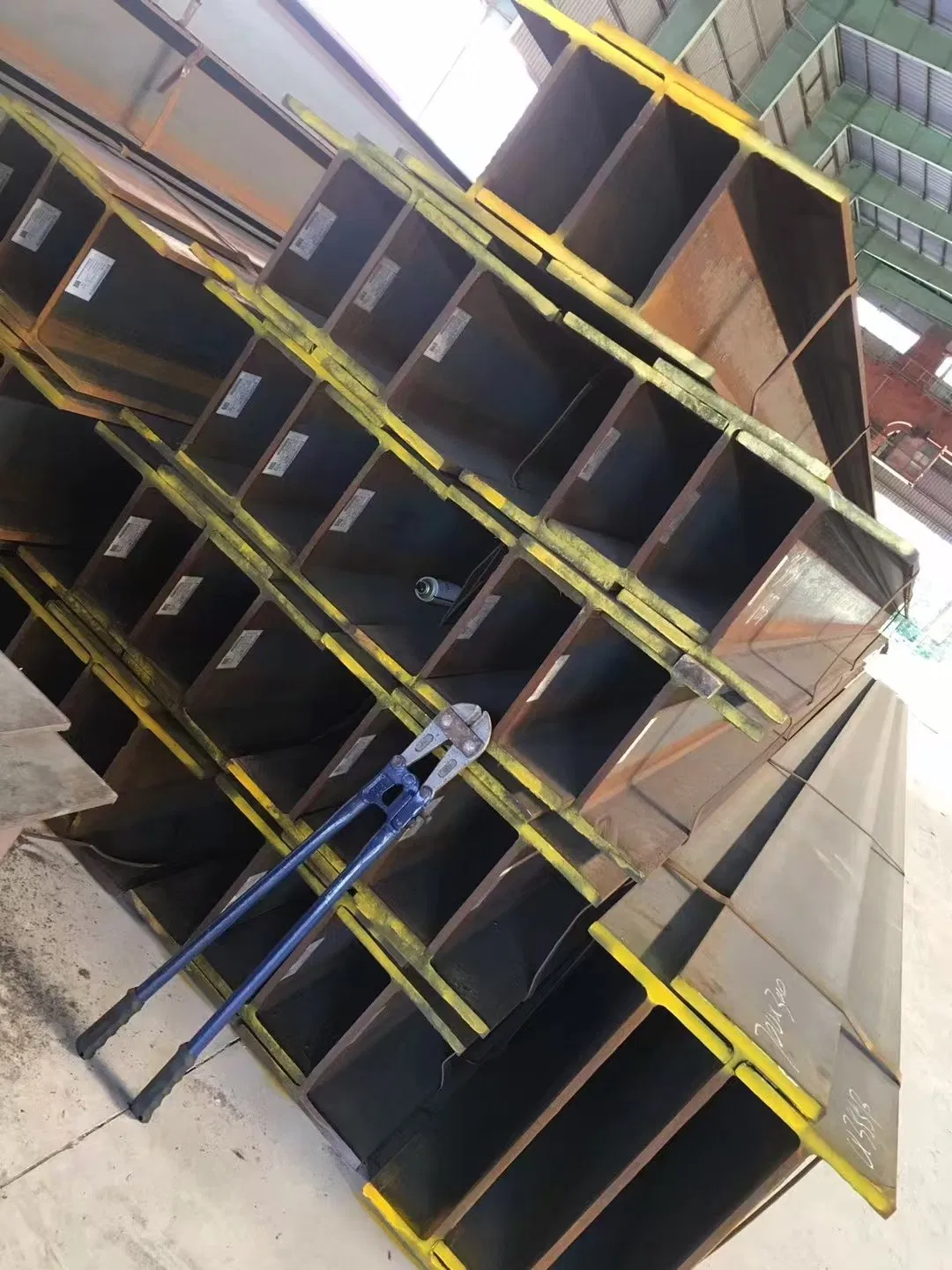 China Steel Supplier High Strength Carbon Steel I-Beam