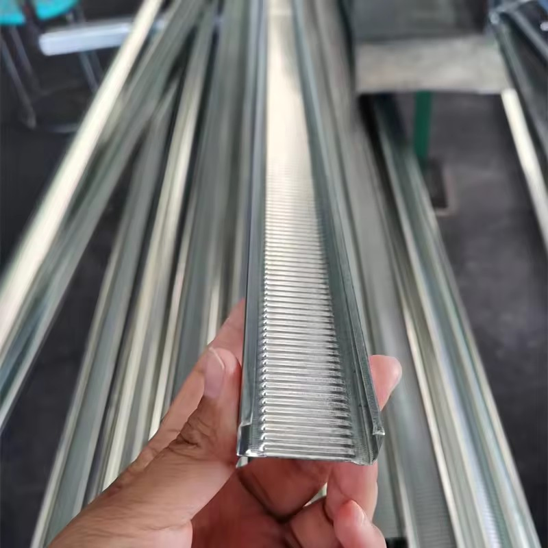 China Factory Galvanized Steel Main Channel for Suspended Ceiling /Partition