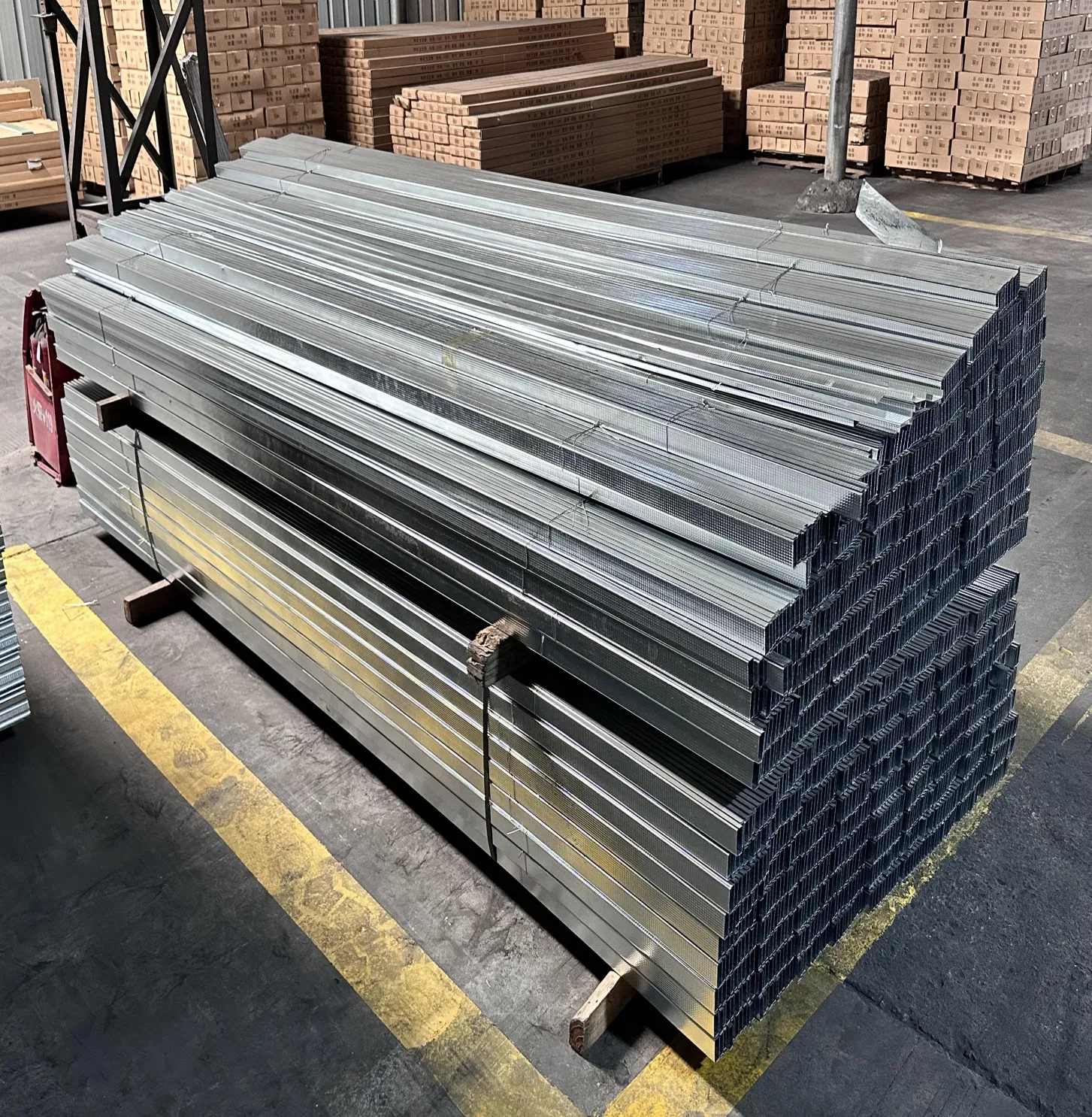 Sturdy Galvanized Ceiling Steel Metal Frame Structure Hat Channel Omega Channel