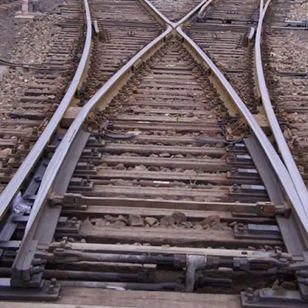 Robust Railroad Switch Track for Smooth Bilateral Steel Transitions