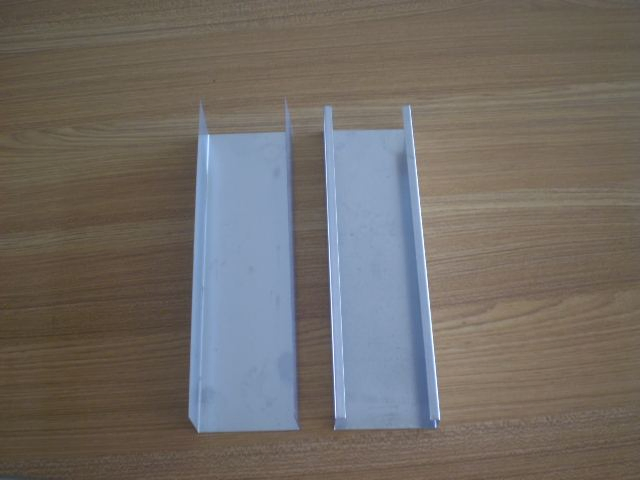 China Supply Galvanized Steel Metal Furring Ceiling Channel