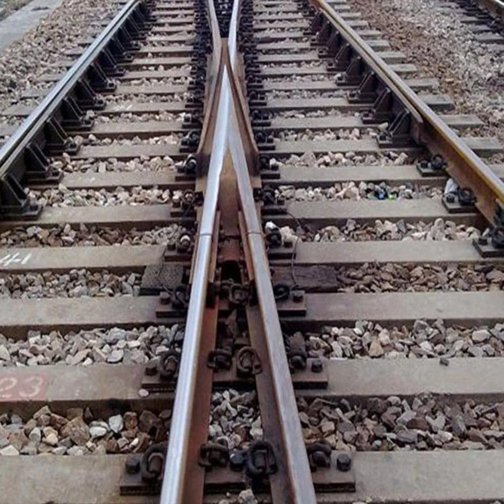 Robust Railroad Switch Track for Smooth Bilateral Steel Transitions