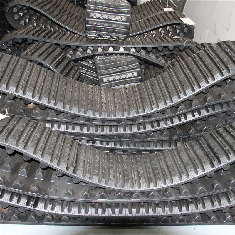 PT60/ 247/257 Rubber Track (381-101.6-42) Without Steel Teeth
