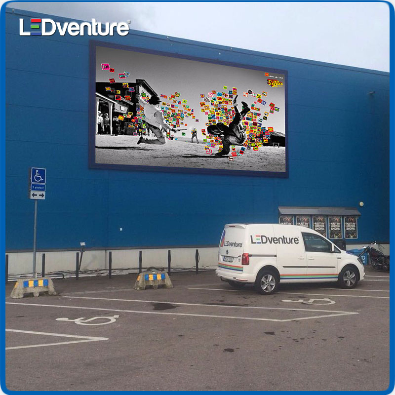 Publicidade de Futebol ao Ar Livre P8 Farmácia Atacadista Placa Cruz Solar LED Display