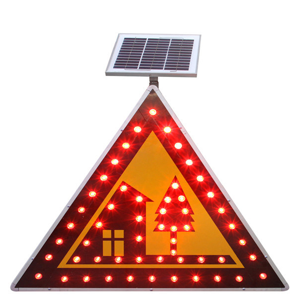 Luz de Sinalização de Tráfego LED com Energia Solar