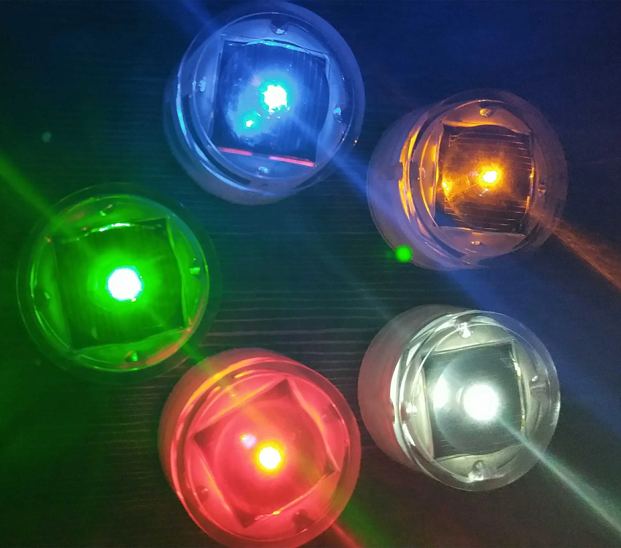 Luzes de Deck Solar Luzes de Dock Solar IP68 Luzes LED à Prova d'Água para Exterior Luzes de Marcador de Entrada Sem Fio Iluminação de Advertência para Jardim Calçada Caminho Pista