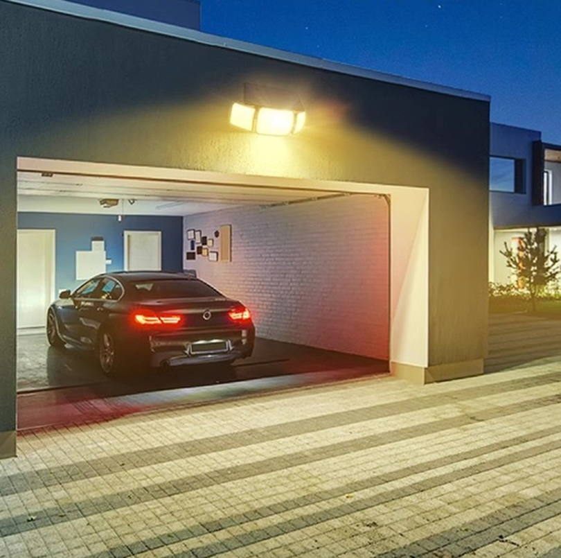 Luz de Inundação LED Solar com Sensor de Movimento para Iluminação Externa com Controle Remoto TJ19