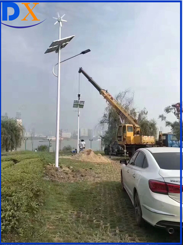 2017 Novo Produto Iluminação Externa para Rua e Casa Alimentada por Energia Solar