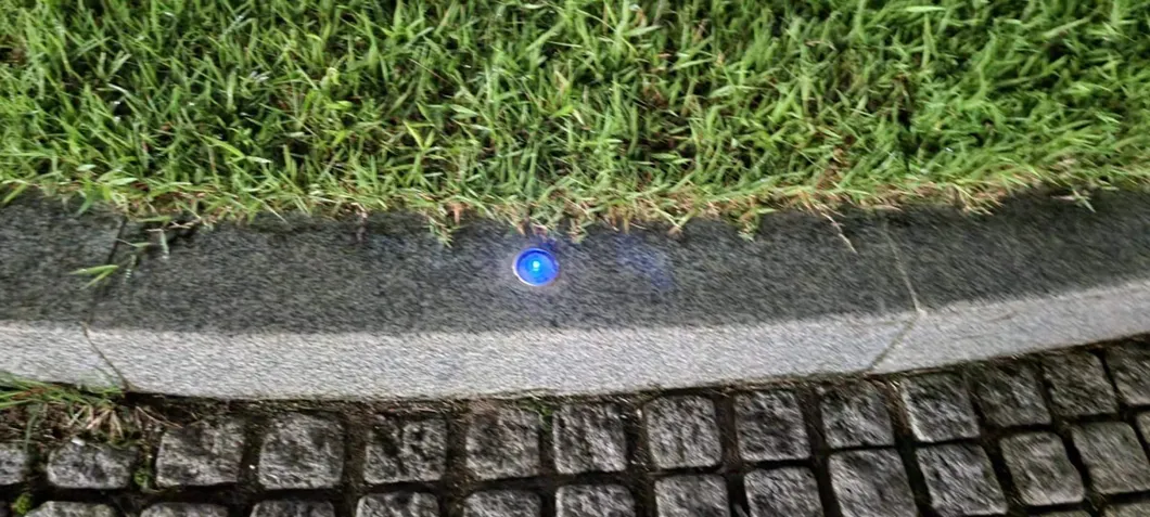 Luzes de Deck Solar Luzes de Dock Solar IP68 Luzes LED à Prova d'Água para Exterior Luzes de Marcador de Entrada Sem Fio Iluminação de Advertência para Jardim Calçada Caminho Pista