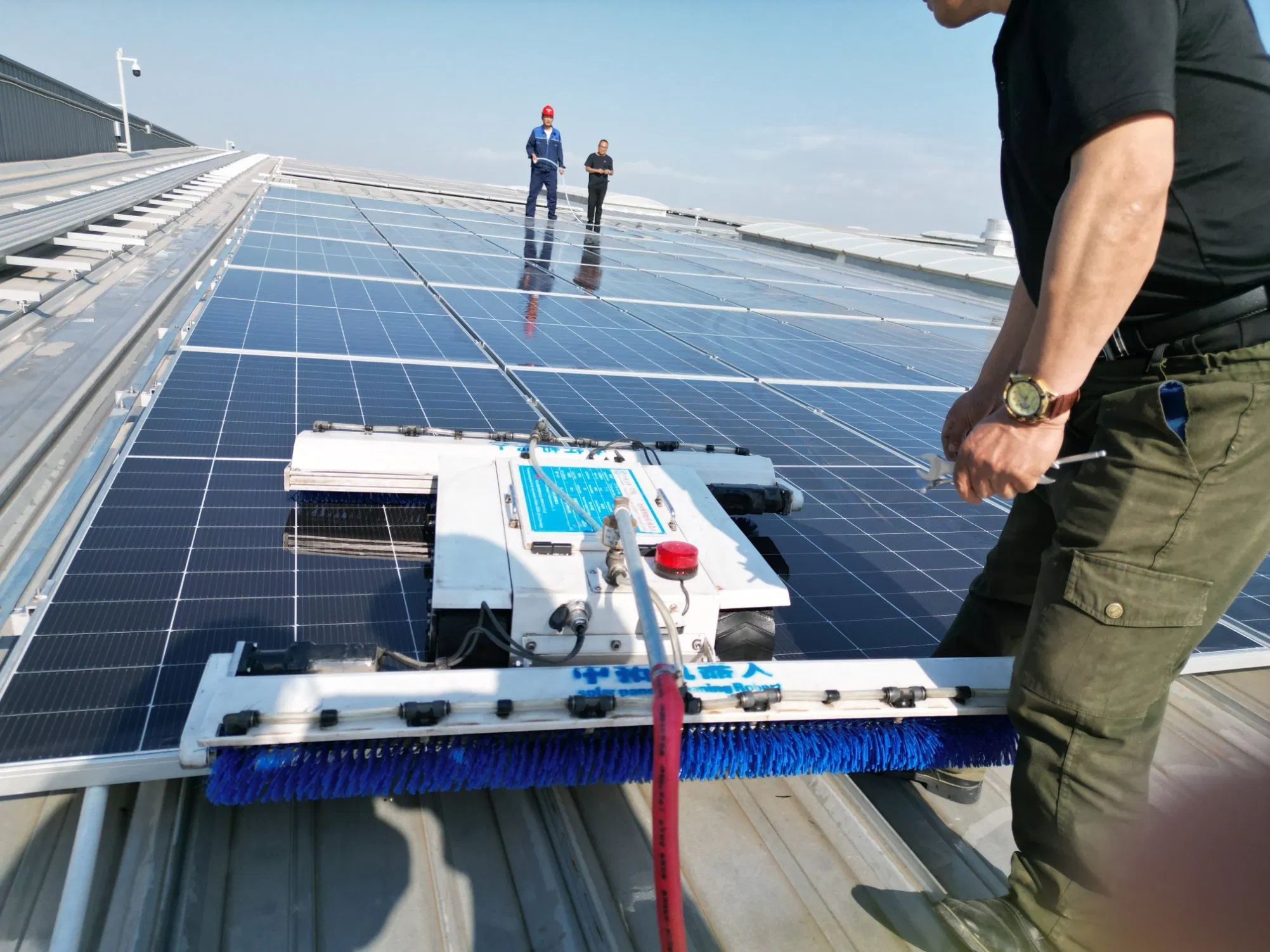 Water/ Dry Washing Dual Used Solar Panel Cleaning Robot for Photovoltaic Plants