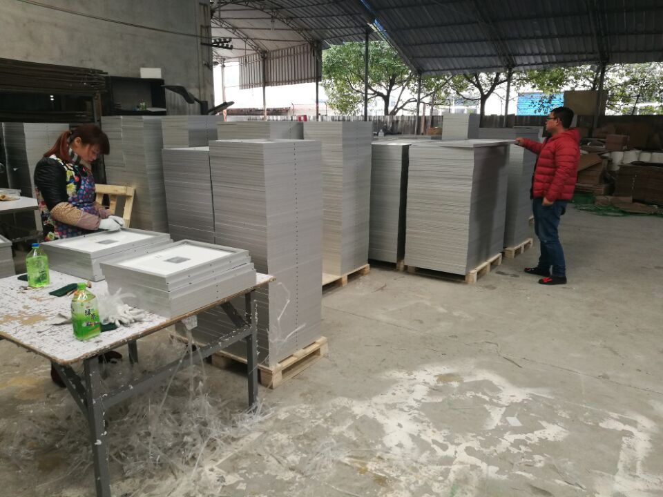 500W 550W 600W 670W Mono Crystalline Sillicon Solar Energy off Grid Solar PV System for Home Modules Panel