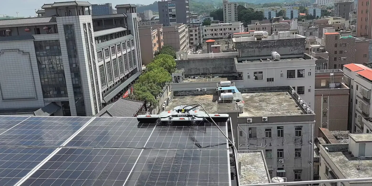 New Type Solar Panel Cleaning Equipment Photovoltaic Plants Robot Cleaning Solution