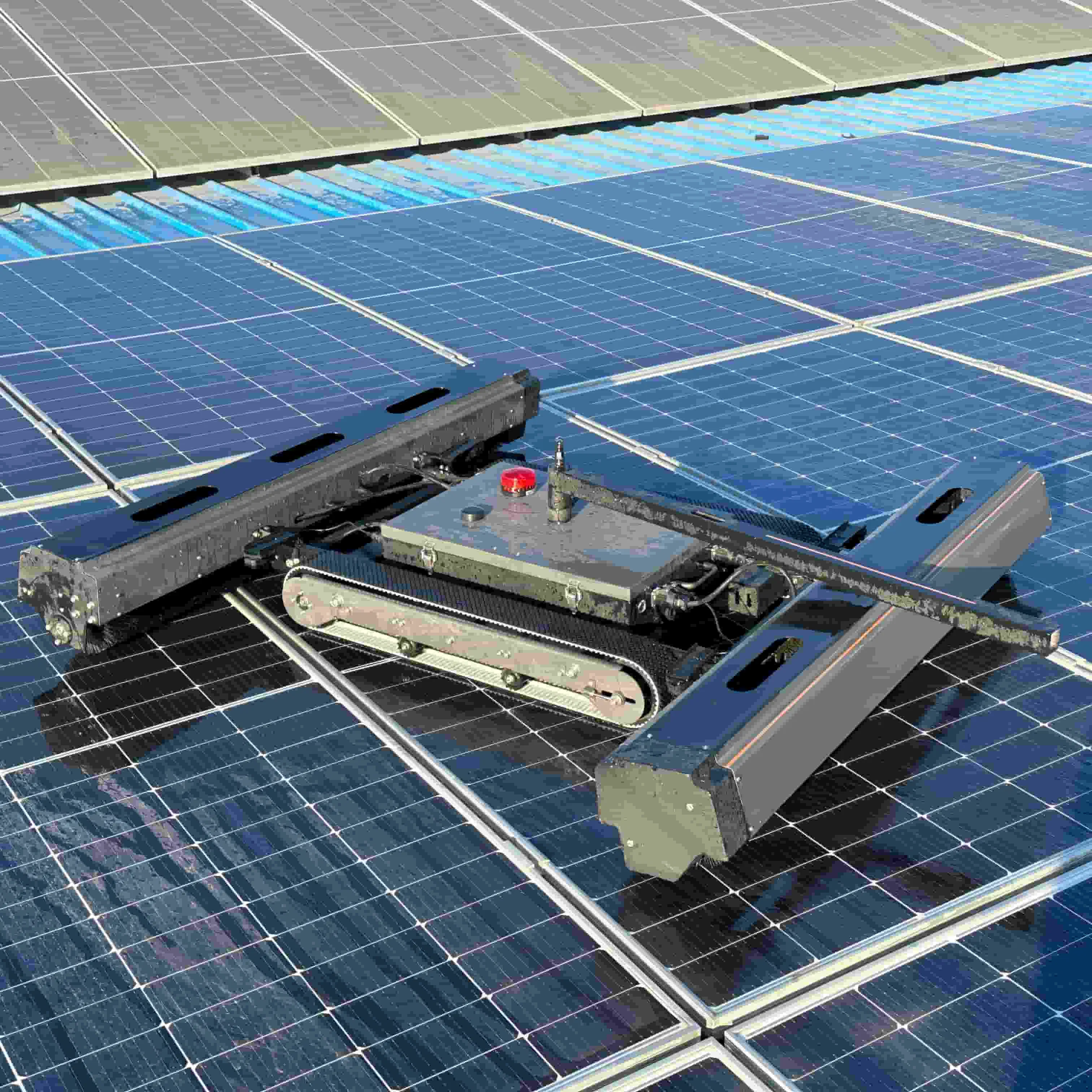 L1-Remote Control Tracked Solar Panel Cleaning Robot Photovoltaic