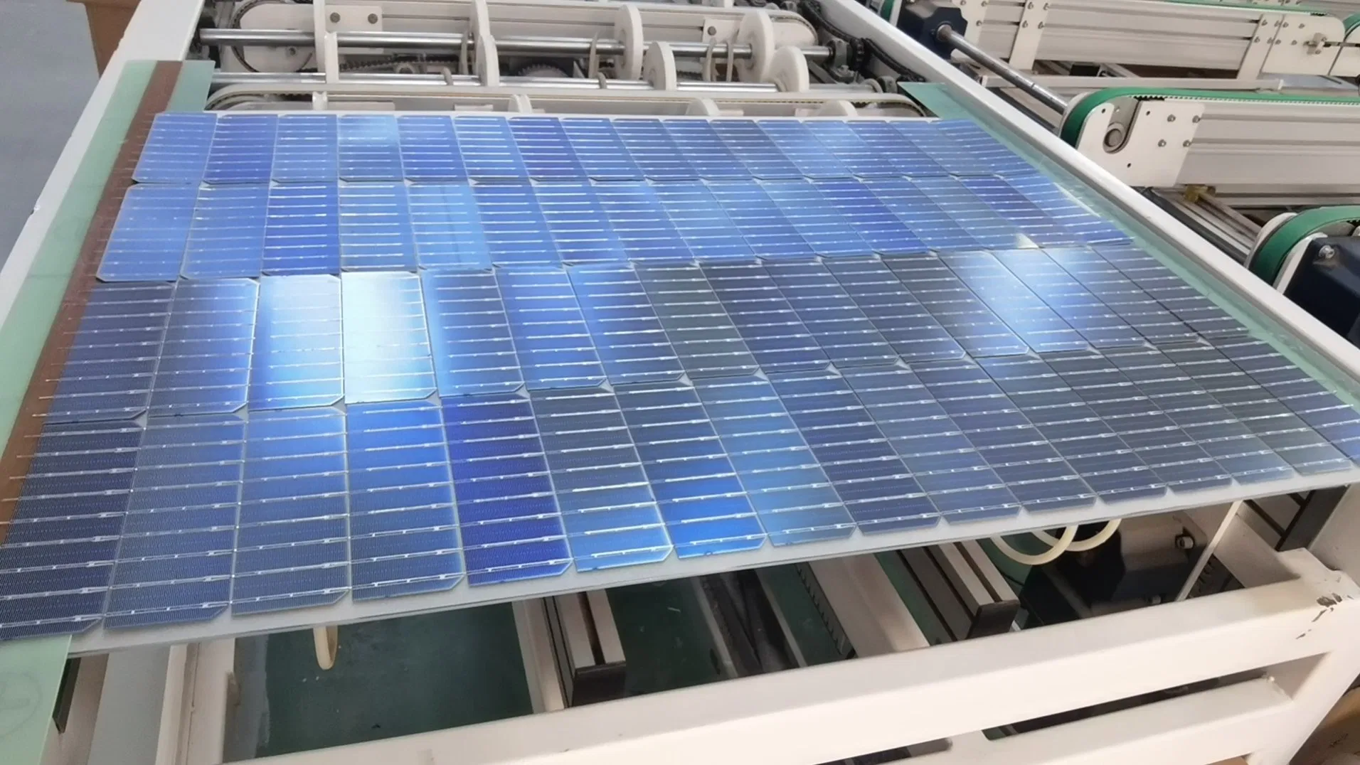 High Efficiency 170W Bifacial Solar Panel Dual Glass Transparent 200W 360W