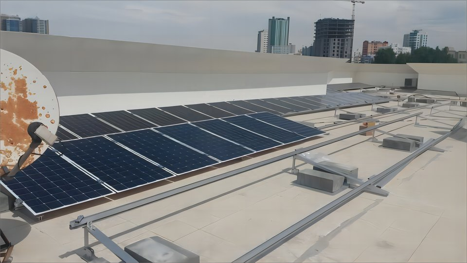 Manufacturer Supported Flat Roof Solar Panel Tilted Mounting Kit with Ballast Solution Framed PV Modules