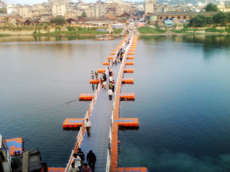 OEM/ODM HDPE Pontoon Cubes for Emergency Rescue Platforms/Water Parks/ Solar Platforms