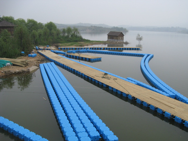 OEM/ODM HDPE Pontoon Cubes for Emergency Rescue Platforms/Water Parks/ Solar Platforms