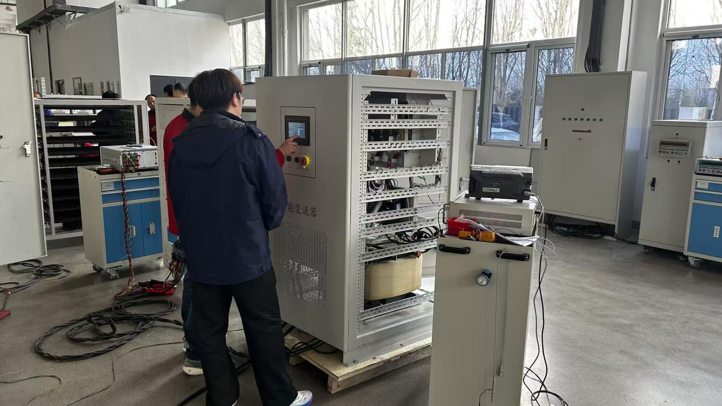 Linear AC Power Source - low-noise linear regulated AC power supply