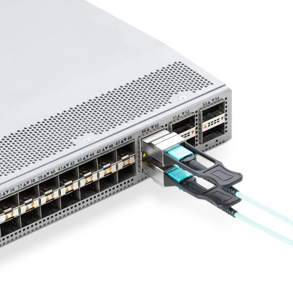 QSFP-40G-SR4 Compatible 40GBASE-ESR4 SFP Module 850nm 300m DOM MPO-12 Optical Transceiver Module 40G(SR)