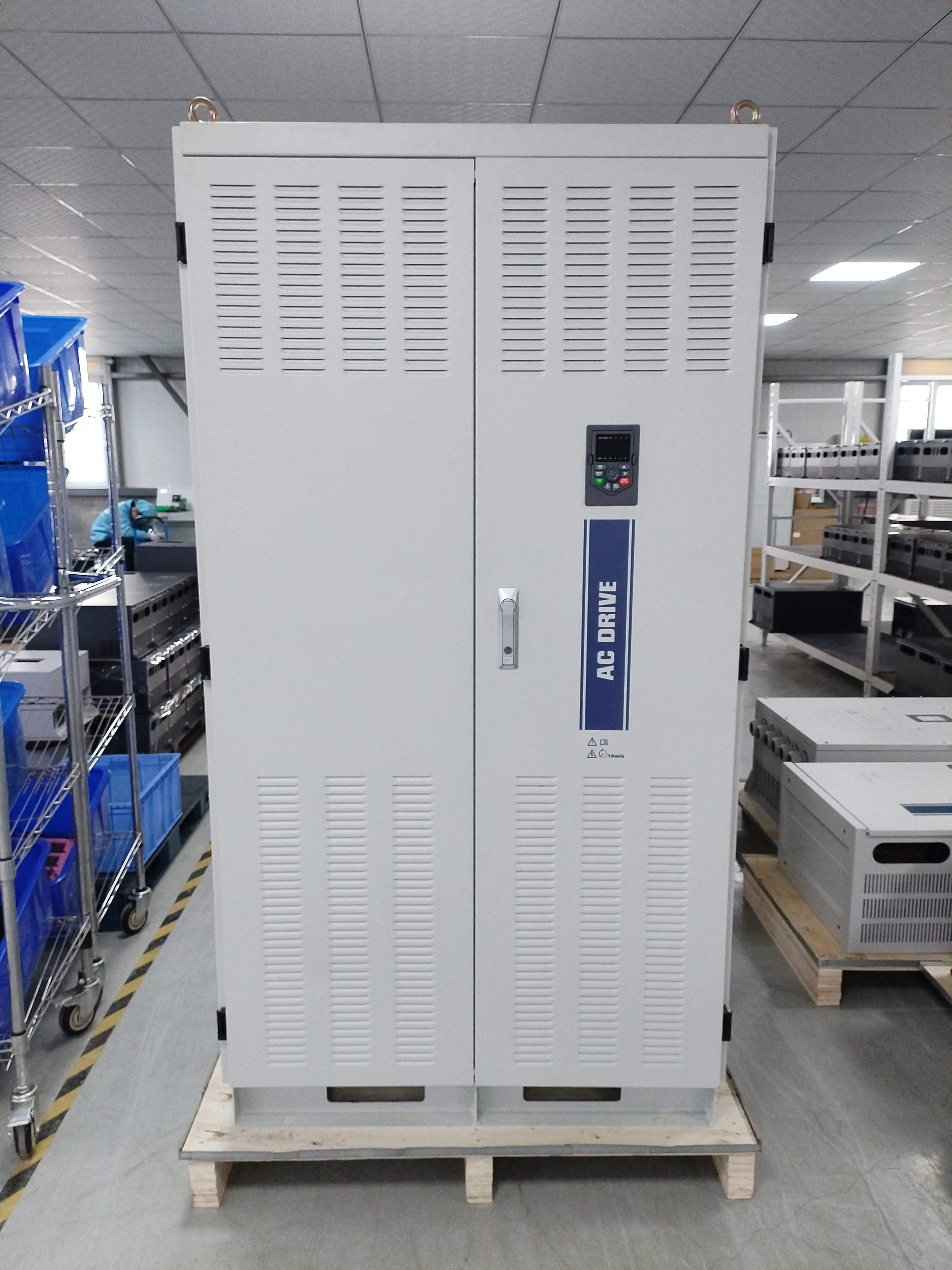 Big Power 1000kw Frequency Converter Hybrid Inverter DC And AC VFD For Big Solar Water Pump 350-750v DC/380v AC Input