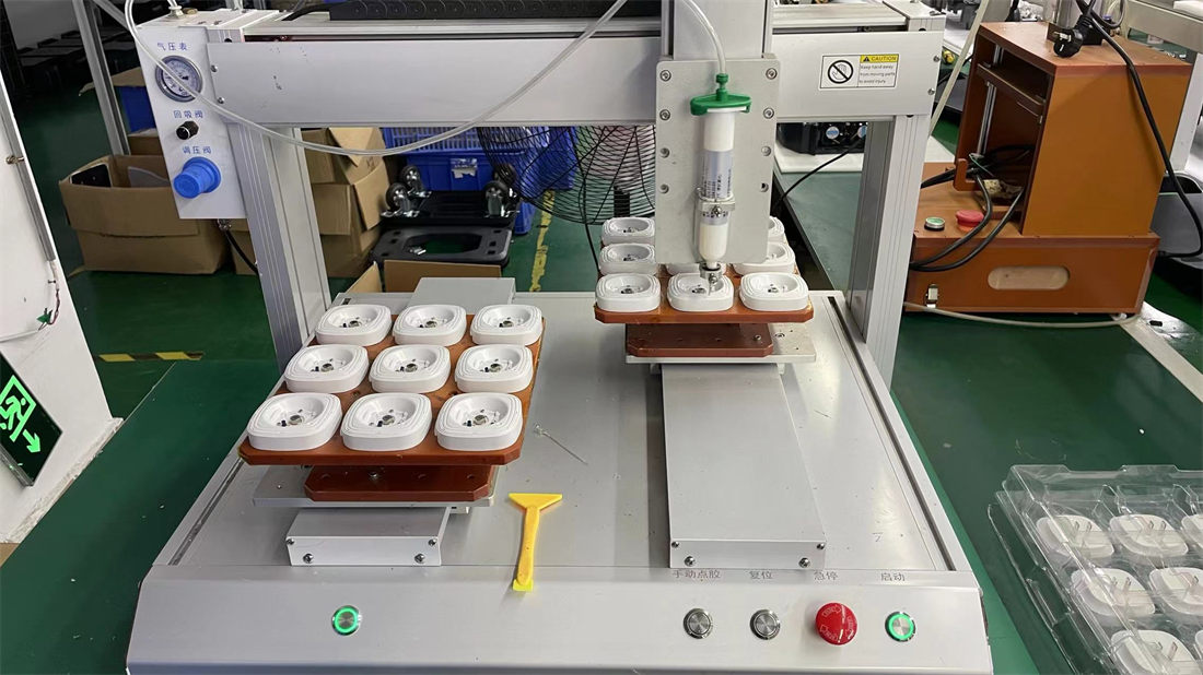 Automatic glue dispensing machine for solar panel sealing and weatherproofing