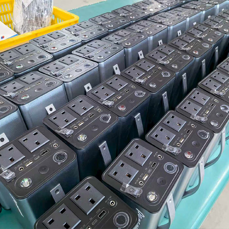 220V 2000 Watt All in One Outdoor Mobile Camping Lifepo4 Lithium Energy Storage Supplier 2000w Solar Portable Power Station