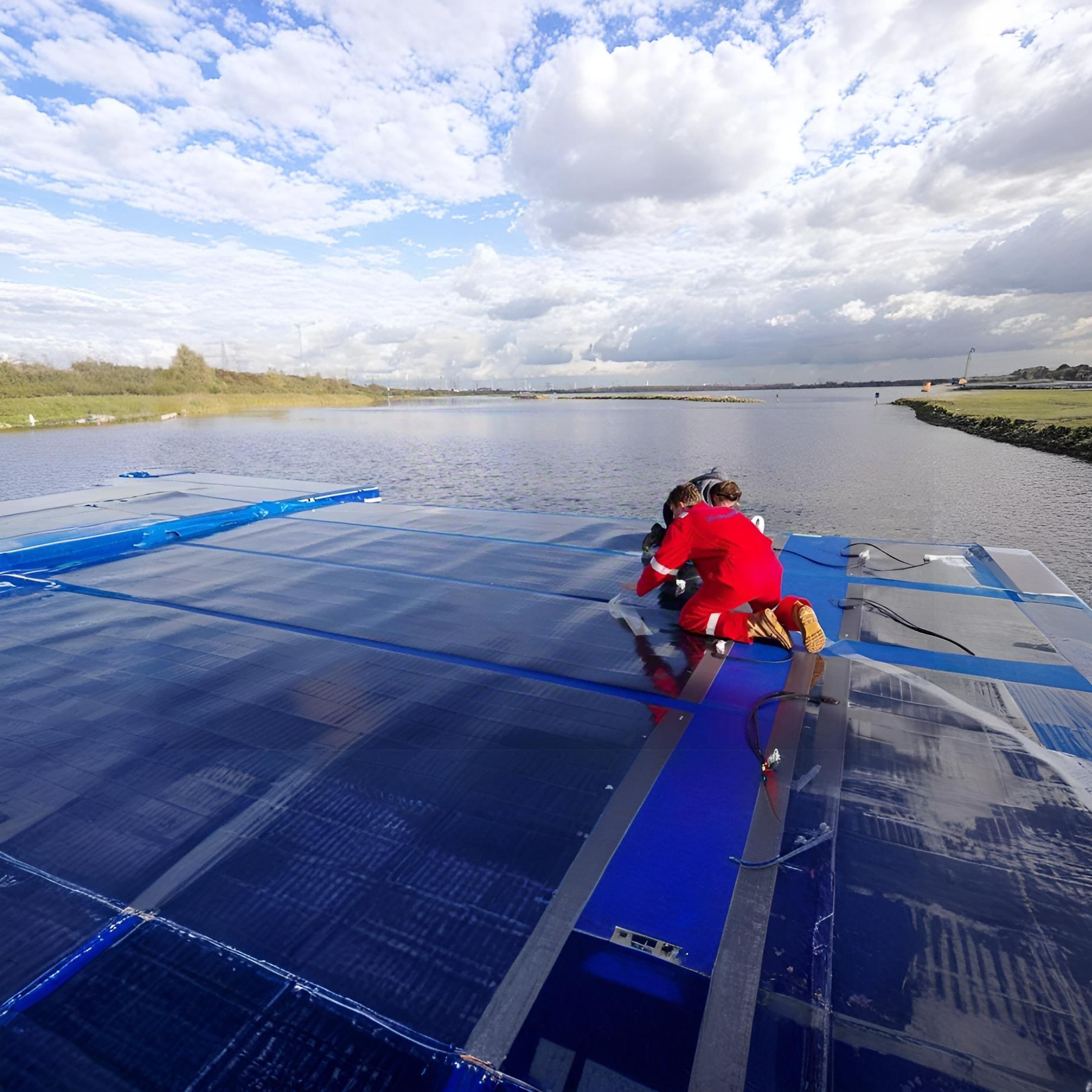 Brand New Material 70W~500W High Efficiency CIGS Genuine 360° Flexible Thin Film Solar Panels BIPV BAPV Easy to Install
