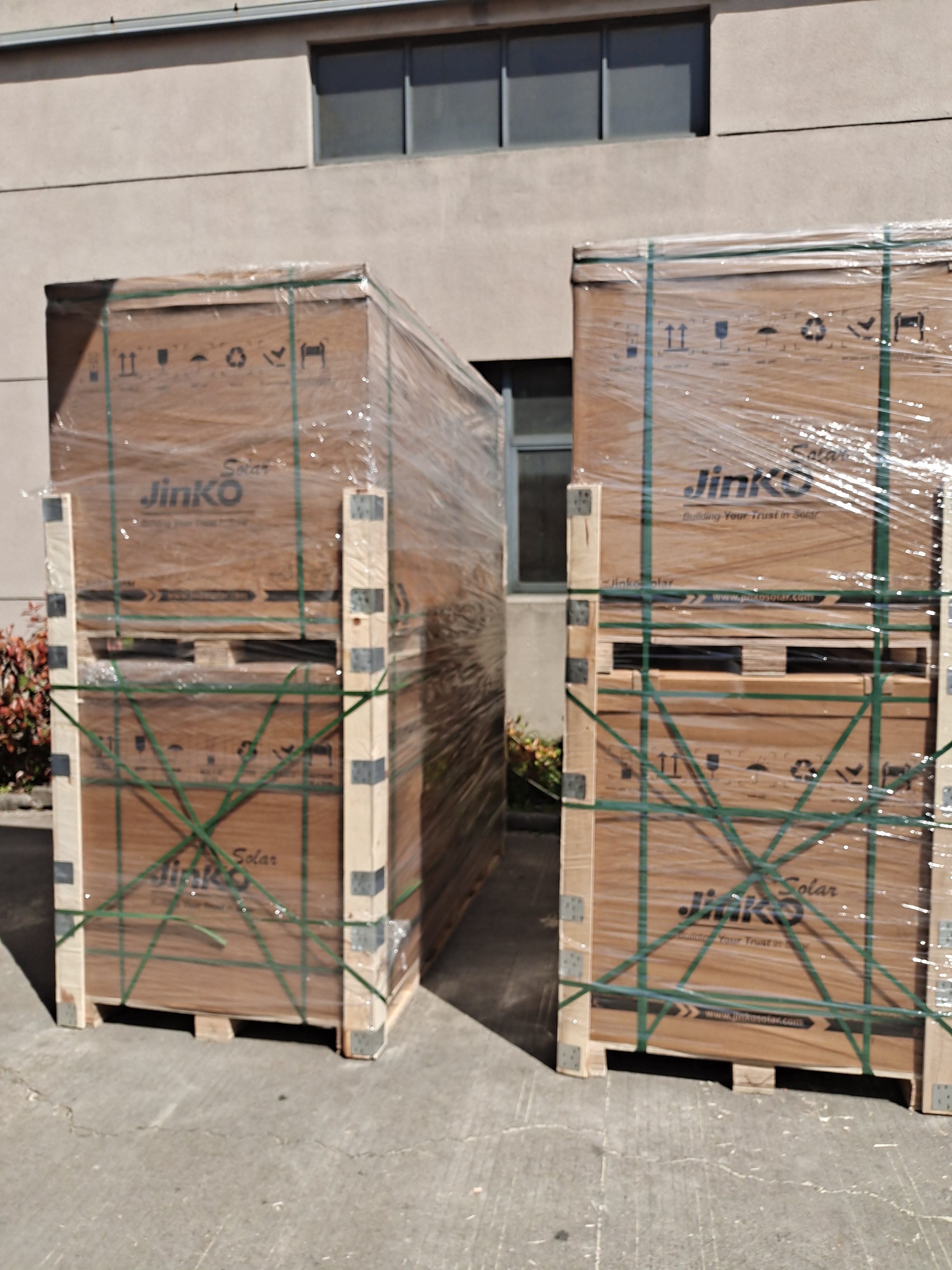 Best Selling Jinko Solar Panel 585W 590W 595W 600W 610W 620W N-type Solar Panels Bifacial By Jinko Manufacturer
