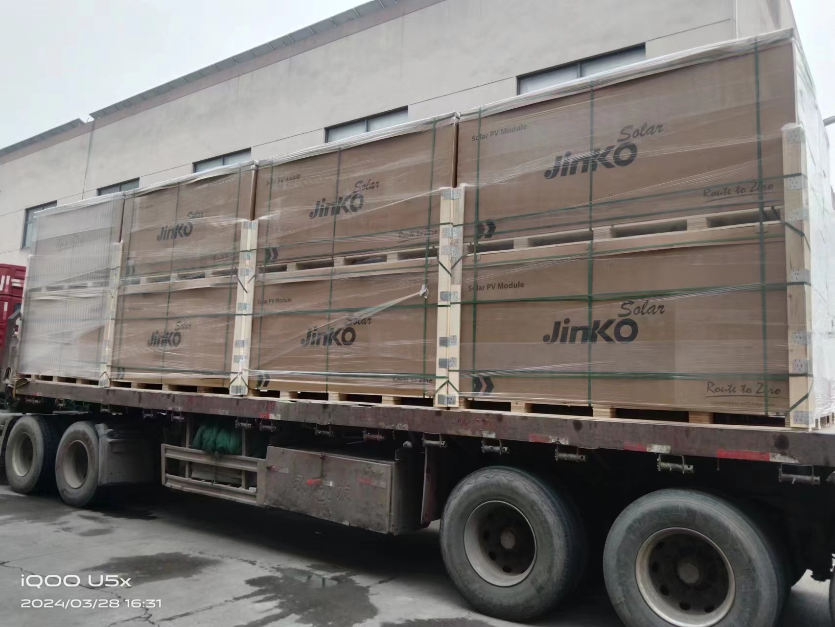 Best Selling Jinko Solar Panel 585W 590W 595W 600W 610W 620W N-type Solar Panels Bifacial By Jinko Manufacturer