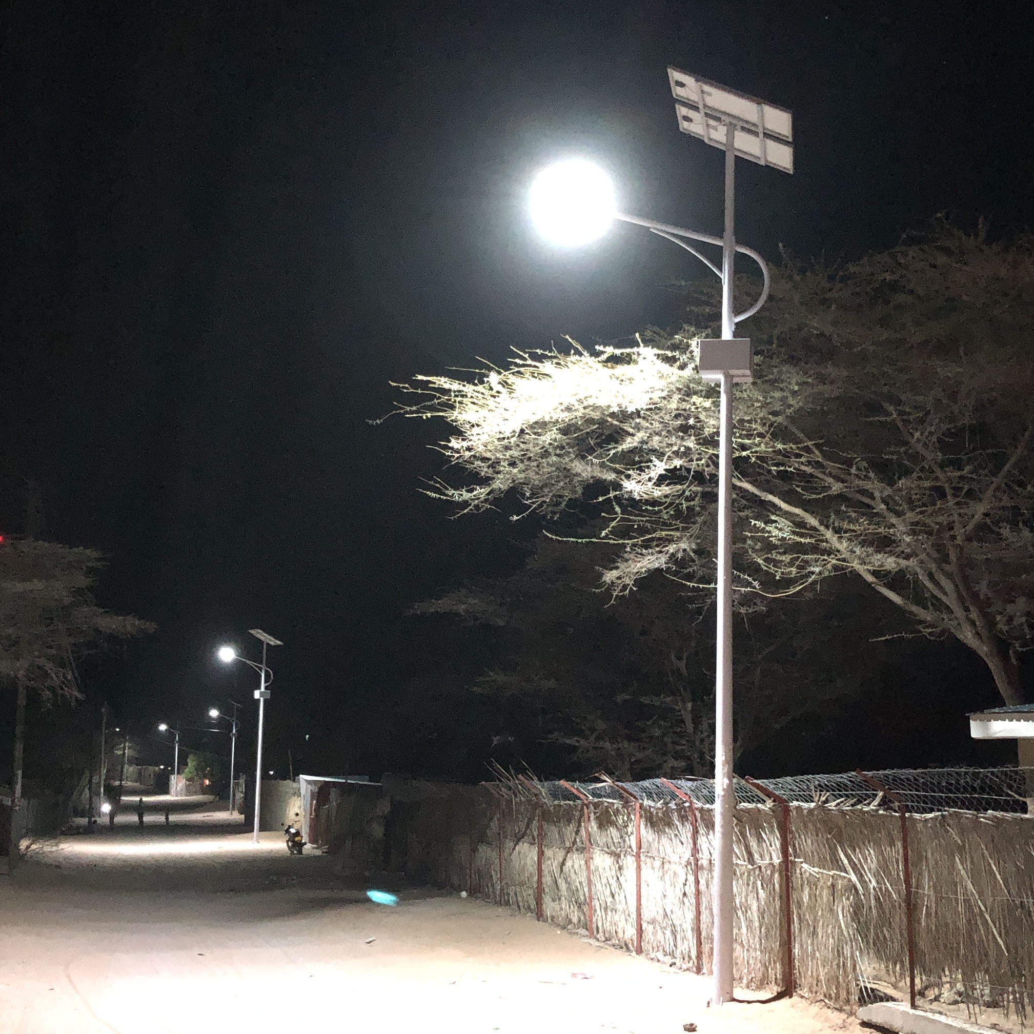Split Solar Street Light Outdoor IP65 Waterproof High Brightness Solar Powered Lamp for Garden Road Village Outdoor Lighting
