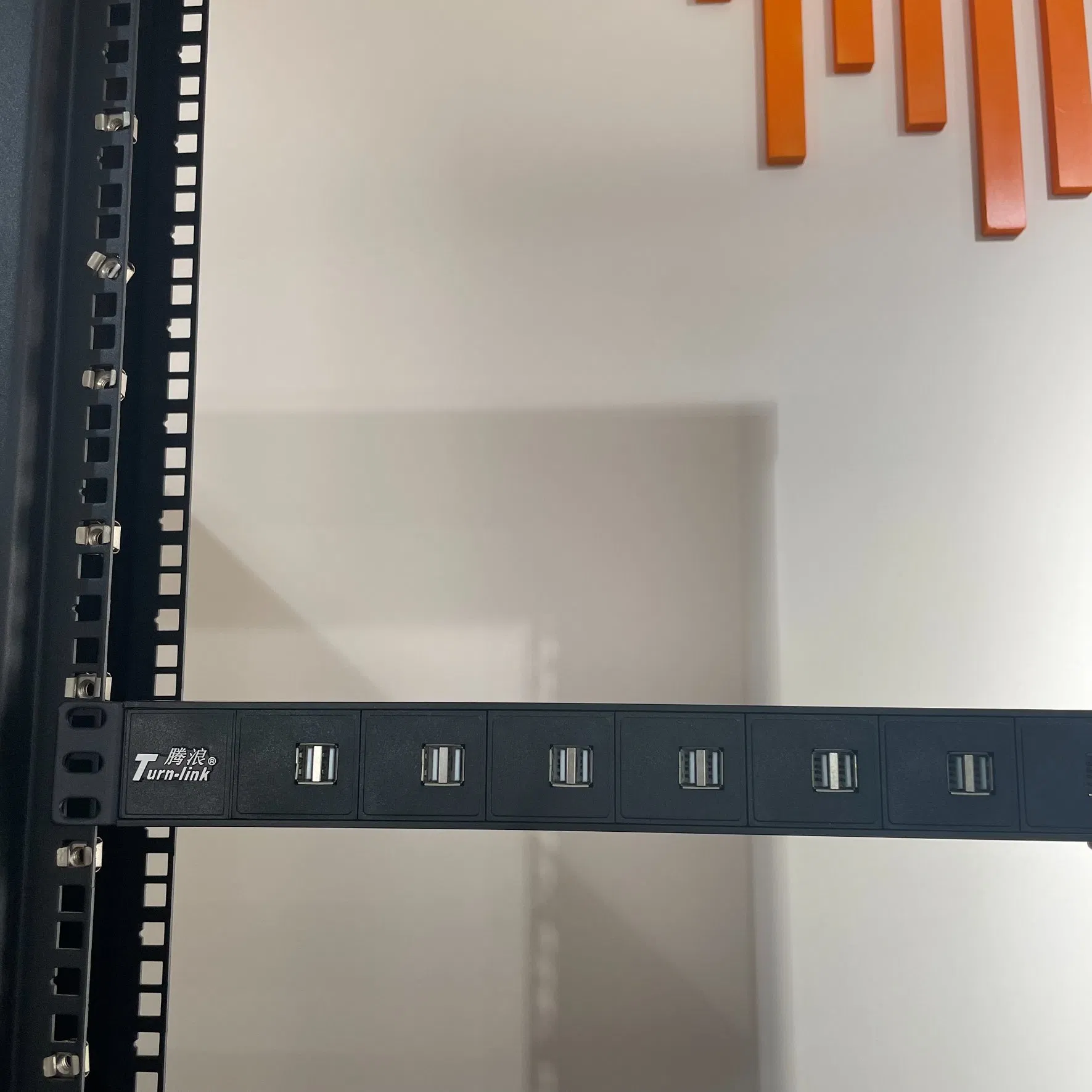 19 Inch USB Interface Power Distribution Unit Rack PDU