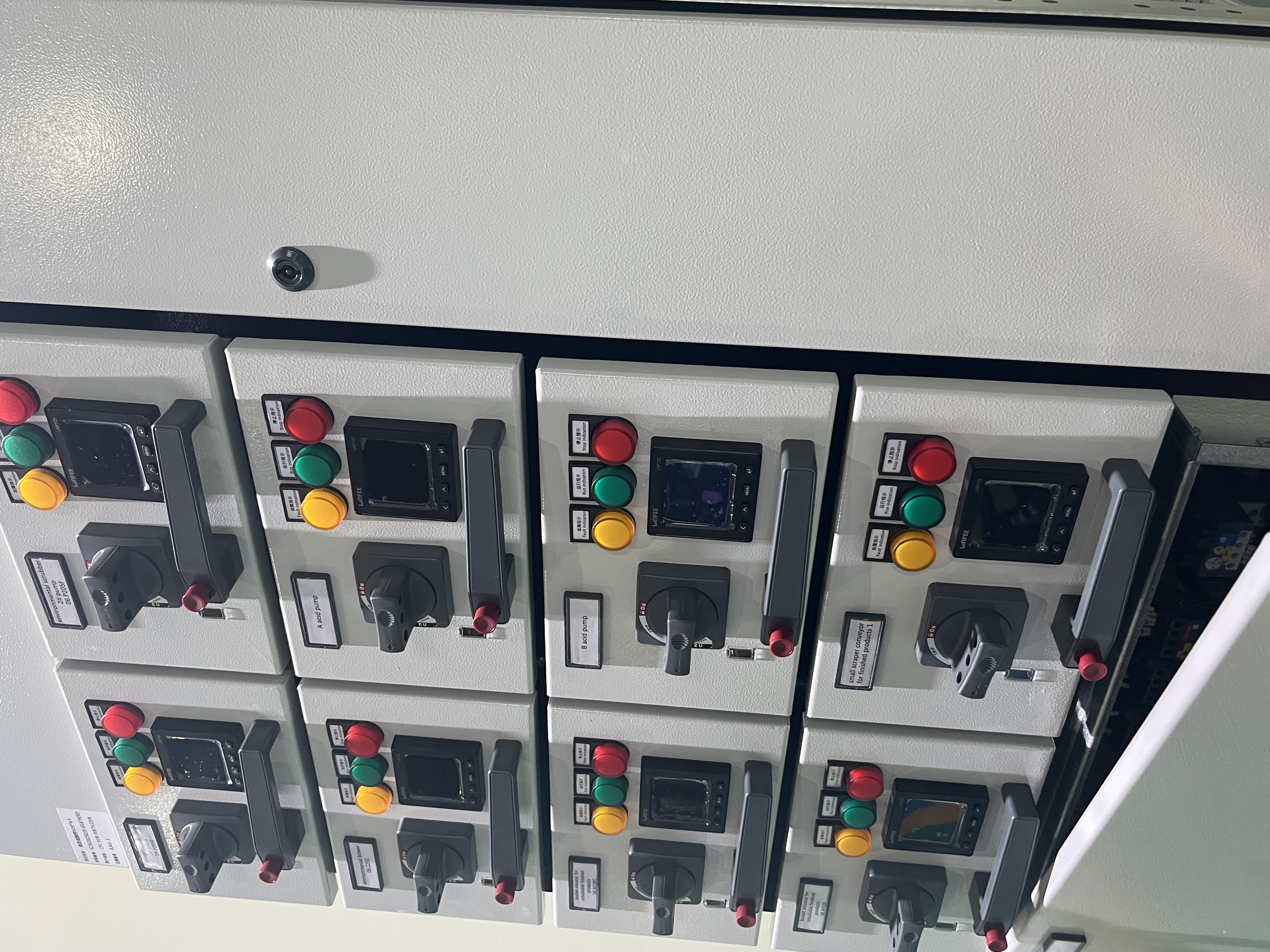 Low-Voltage Switchgear Assembly for Critical Power Transmission Withdrawable Design for Power Distribution Equipment